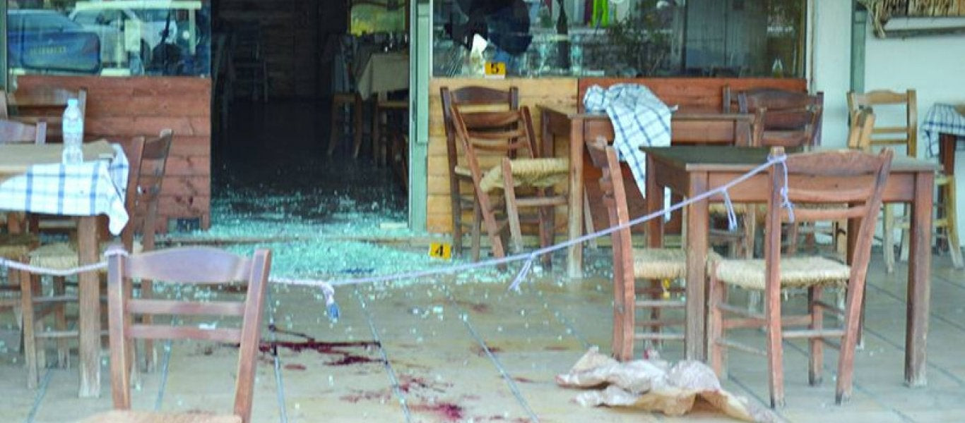 Φωτογραφία-φρίκη από την ομοβροντία τσιγγάνων κατά καφενείου στην Μεσσηνία – Οπως… Συρία! – 5 τραυματίες